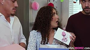 Мачеха любит анальный секс на день рождения