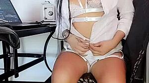 Emotional squirting session with cute amateur during cunilingus and muff diving until cumshot