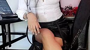 Emotional squirting session with cute amateur during cunilingus and muff diving until cumshot