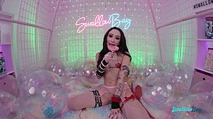 petite stripper sucking guy's big dick 😏