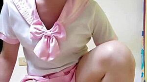 Shemale Ting Xuan, insert that huge dildo in your asian anal now!