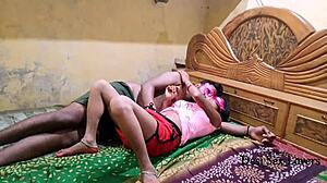 看看这个印度妻子的湿阴户被本土大鸡巴猛插