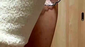 可愛すぎる服、下着を着用してアナルを弄る, so cute with ass panties and buttplug 😘