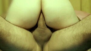 He fucks her huge curvy ass dry and hard in homemade anal sex without mercy!