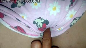 Historien om en smuk studerende med stram våd fisse