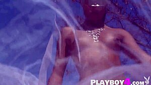 look at that bubble butt milf latina showing her body