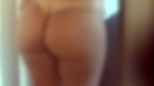 וואו, שליח פיצה אמיתי נתפס במצלמה נסתרת! קרינה ולוקאס מתנהגים בצורה חצופה!