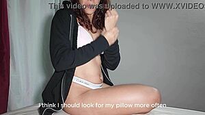 Meia-irmã peituda quer que você goze na bunda dela 😏