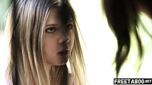 Milf lesbica matura seduce una curiosa bionda giovane 18+ con baci alla figa succosa e cunnilingus