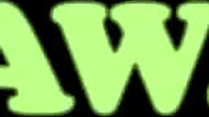 En este trío, travestis Sabrina Lins y Gabrielly Ferraz van a pelo. Orgy brasileña de tgirl con mamada, follada anal en grupo de 3.