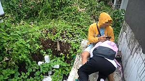 Piccola giovane 18+ succhia e scopa insegnante in cimitero pubblico scandalo outdoor