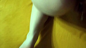 Masturbating in front of that beautiful ass 😍