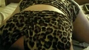 Blowjob while twerking – unexpected combo