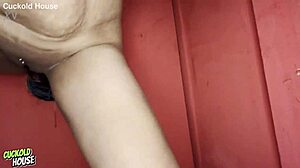 noiva quente chupa buceta primeira vez antes foder homem desconhecido gloryhole