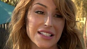 Lesbians fuck outdoors with strapon 😍🌳