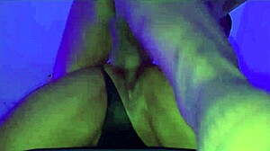 Roztrhal jsem jí šaty a bareback creampie do toho velkého zadku po blowjobu, ups spolkla to všechno