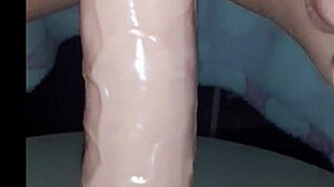 Percaya Ini Pasangan Seks Rumahan dengan Mainan dan Main Pussy