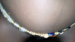 أحب هذه الفتاة الأسود الجذابة 18+ 18+ بكس ضيق