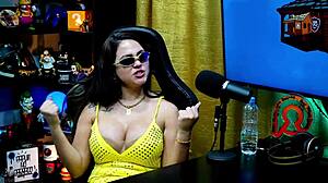 geisy dk shows tattoo and gets fucked doggy in barraco