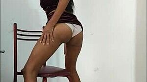 LATINA BRUNETTE SHAKES HER ASS IN CASTING.