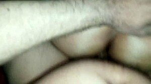 Hei, näitkö sisareni ystävän saavan anaalin salaa doggystylessä?