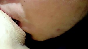 오 젠장, 꽉 조인 보지 핥고 거대한 정액, 예쁜 밀프 POV 엉덩이 박기 스키니 젊은 나인웨이