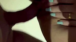 אני אוהב לינוק זין שחור בגלוריהול, הייתי כל כך חרמן שנתתי לו גם את התחת