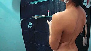 She twerks on cock in the bathtub?