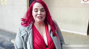 Caught The Curvy Babe In Action.