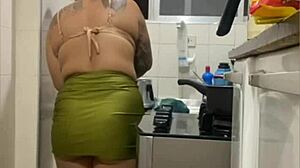 why are you flashing that swollen pussy in the kitchen live?