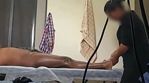 Prins masaj happy ending cu acțiune de pula pe cameră ascunsă 😏📹