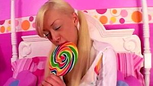 lil lexy says, 'i'm rubbing my pussy with this lollipop, masturbating until i orgasm'