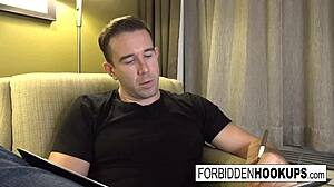 Este tipo cachondo folla a la hermana de su esposa! Tan tabú.