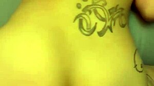 친구의 의붓딸 빨아대며 옷 찢고 홈메이드 블로우잡으로 유혹