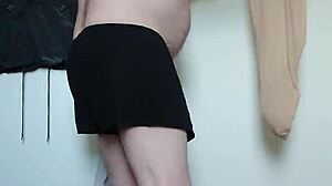 Carmen Explores Nylon Fetish For Her Whole Body In Amateur Video