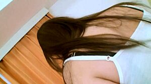 フィッシュネットとランジェリーのアジアのお母さんが大きなチンポに顔射フェラとアナル