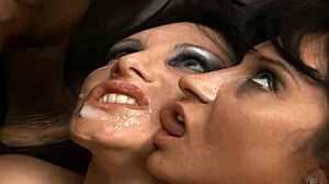 غابرييلا وكاتجا لارينا تستمتعان بزب أسود عملاق في جوارب ودوجي ستايل.