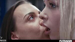 Zatrzymanie czasu, futa niespodzianka, brunetka z wielkimi cyckami wyrasta kutasa i używa blondynki