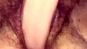 Poglej to dlakavo bbw milf, ki škropi iz pestovanja!