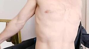 english bull strips down, showing off ripped body!