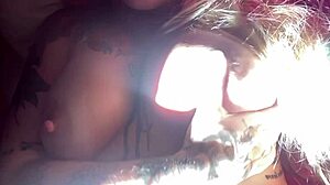 Garota se exibe na webcam mostra toda a sua grande xereca rosa