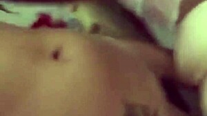 Ohh j'adore quand cette trans me baise pendant que le mec gémit en travesti