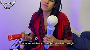 bia hot - se masturbando com brinquedo enorme