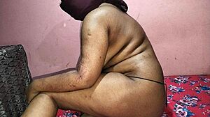 Cunhada recém-casada goza no doggystyle fodida pelo empregado