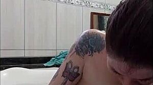 Intense Sex In Bathtub With Cumshot!