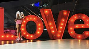 exhibit of guarrita in putifalda showing off her bragas in crossdressing style