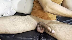 Masajeando Mi Verga Esperando A Mi Hermanastra