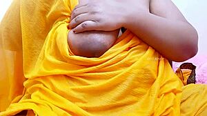 Indian Desi Aunty Boobs Exposed