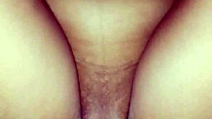 Kuumaa ja tuhma vaimo antaa minulle pienen pillun tisseillä ja pillulla