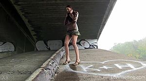 I saw Kitty pissing outdoors in public, oh my!